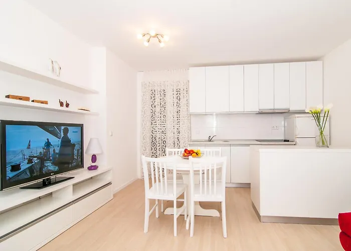 Avenue Apartment
