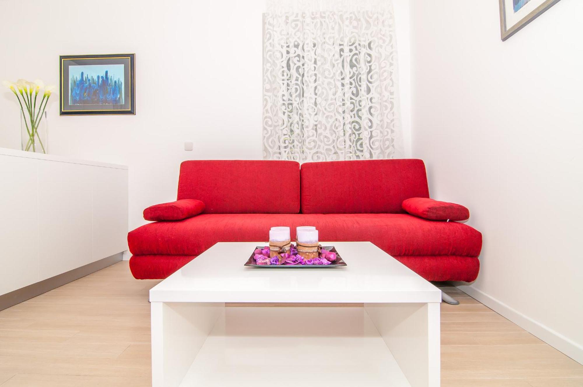 Apartment Avenue *